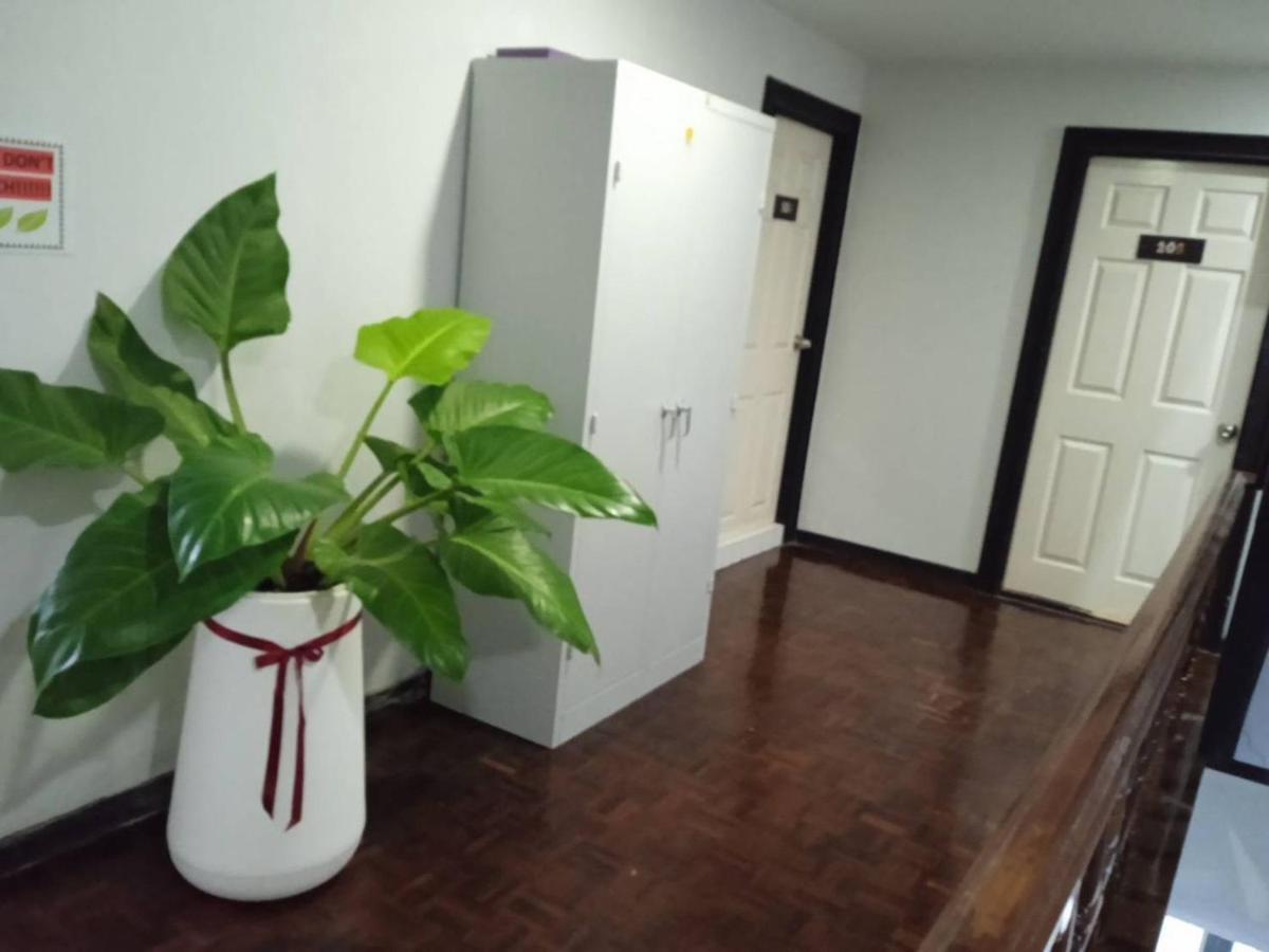 Nk Guesthouse 1 Bangkok Exterior photo