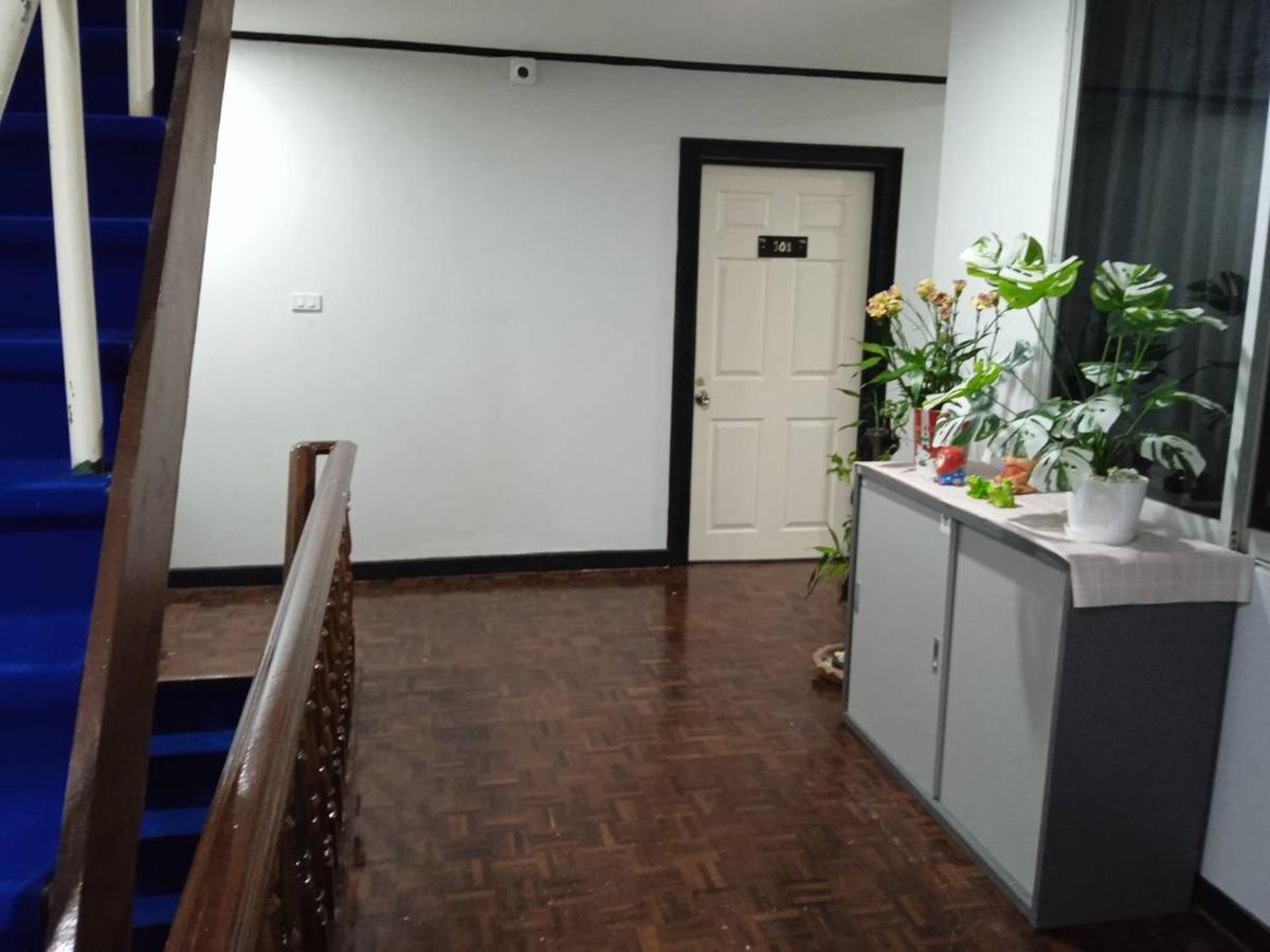 Nk Guesthouse 1 Bangkok Exterior photo