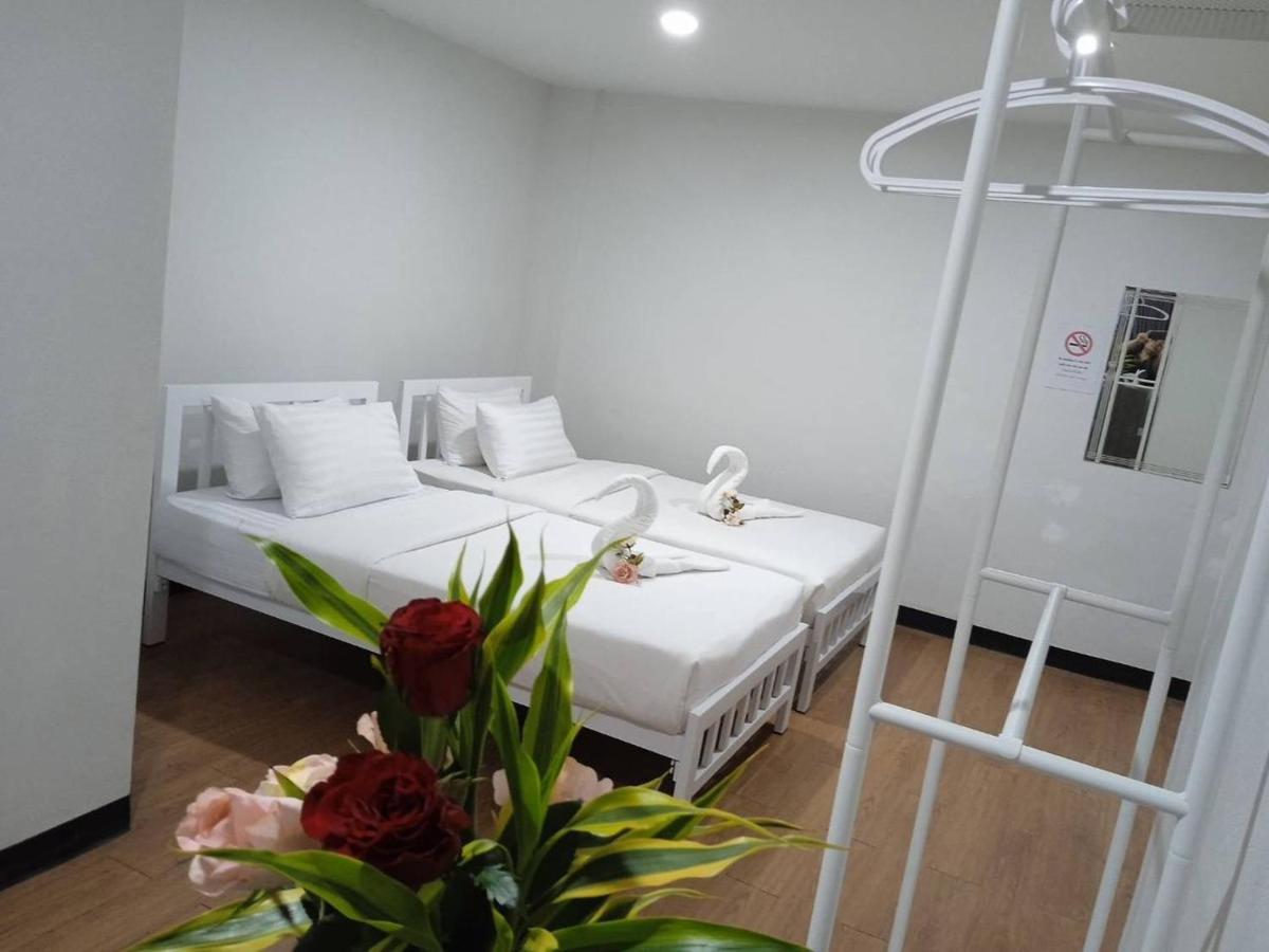 Nk Guesthouse 1 Bangkok Exterior photo